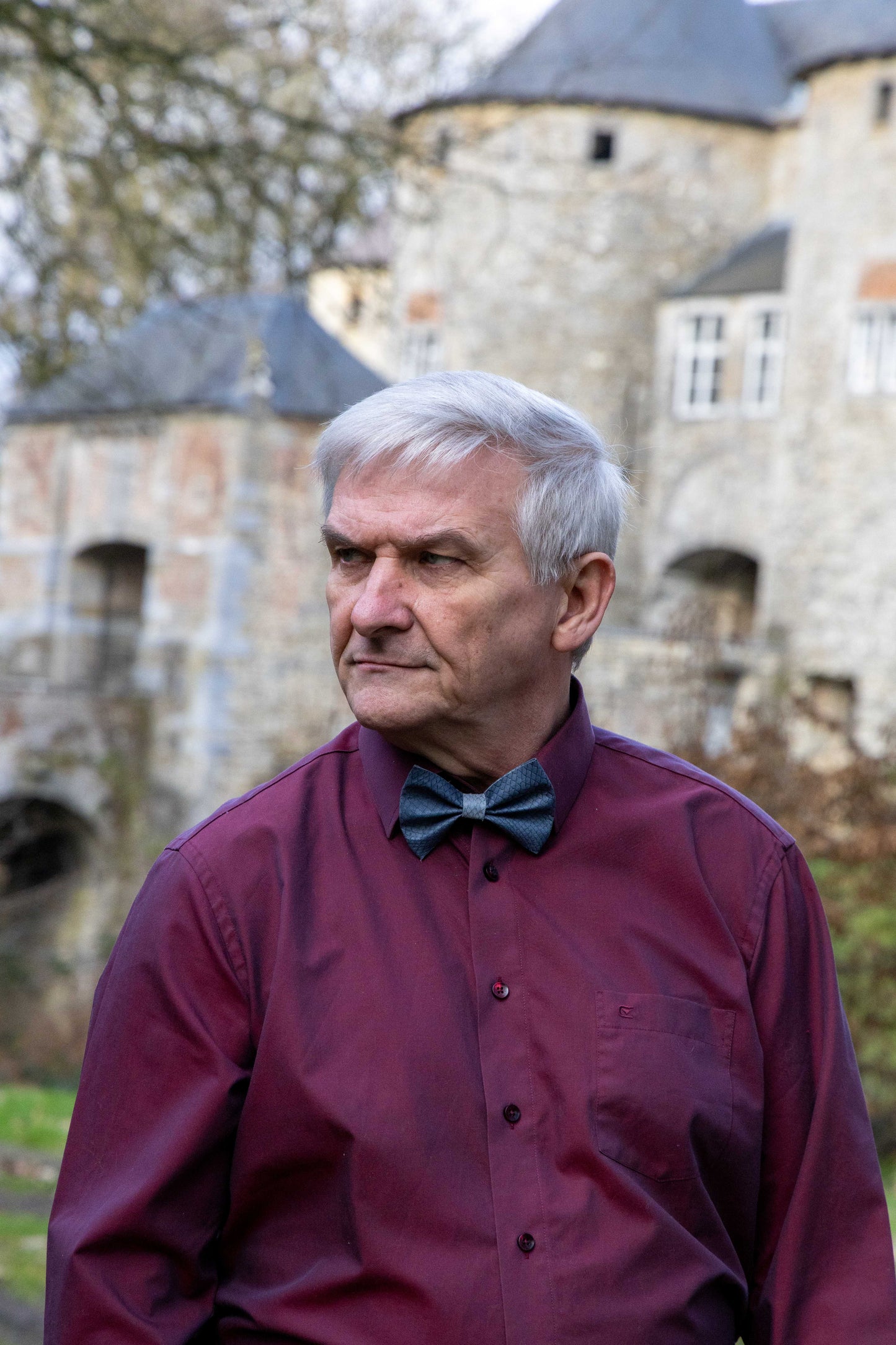 Bow tie