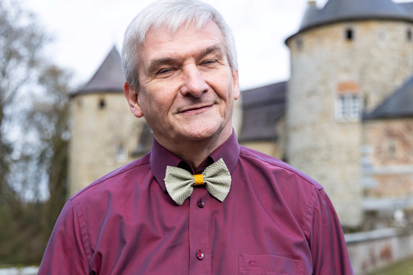 Bow tie