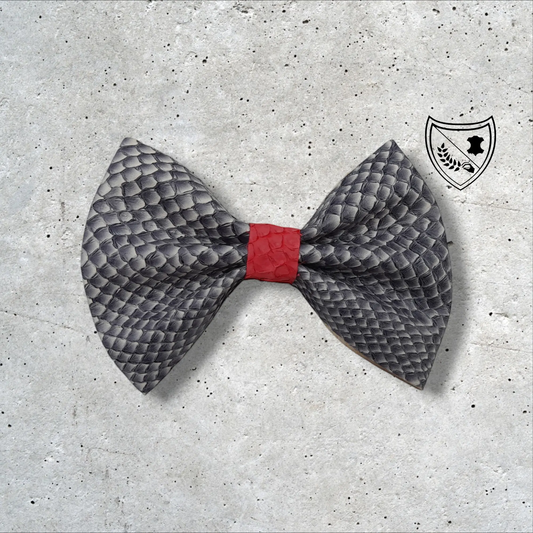 Nœud papillon cuir de saumon homme | femme blanc et noir centre rouge , fabriqué en Belgique, vue de face