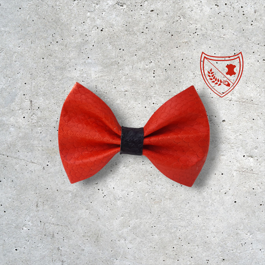 Nœud papillon cuir de saumon homme | femme rouge et noir, fabriqué en Belgique, vue de face