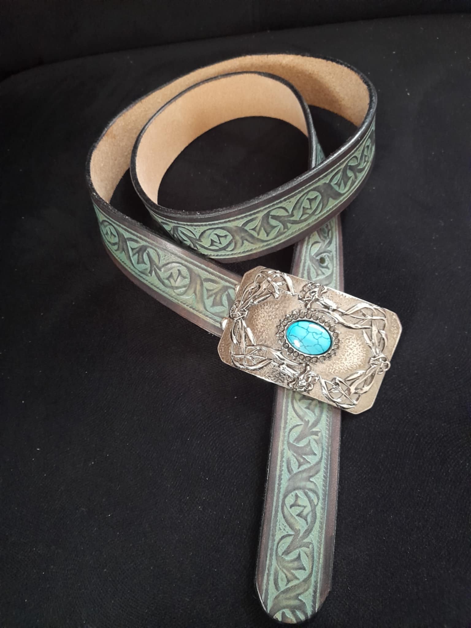 ceinture embossée et teinte manuellement par epicuirienne 